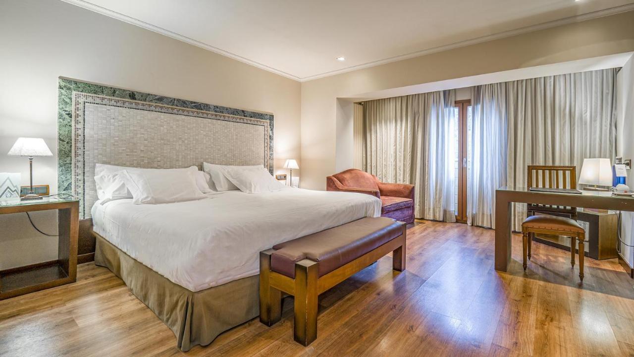 Roc Blanc & Hotel Andorra la Vieja
